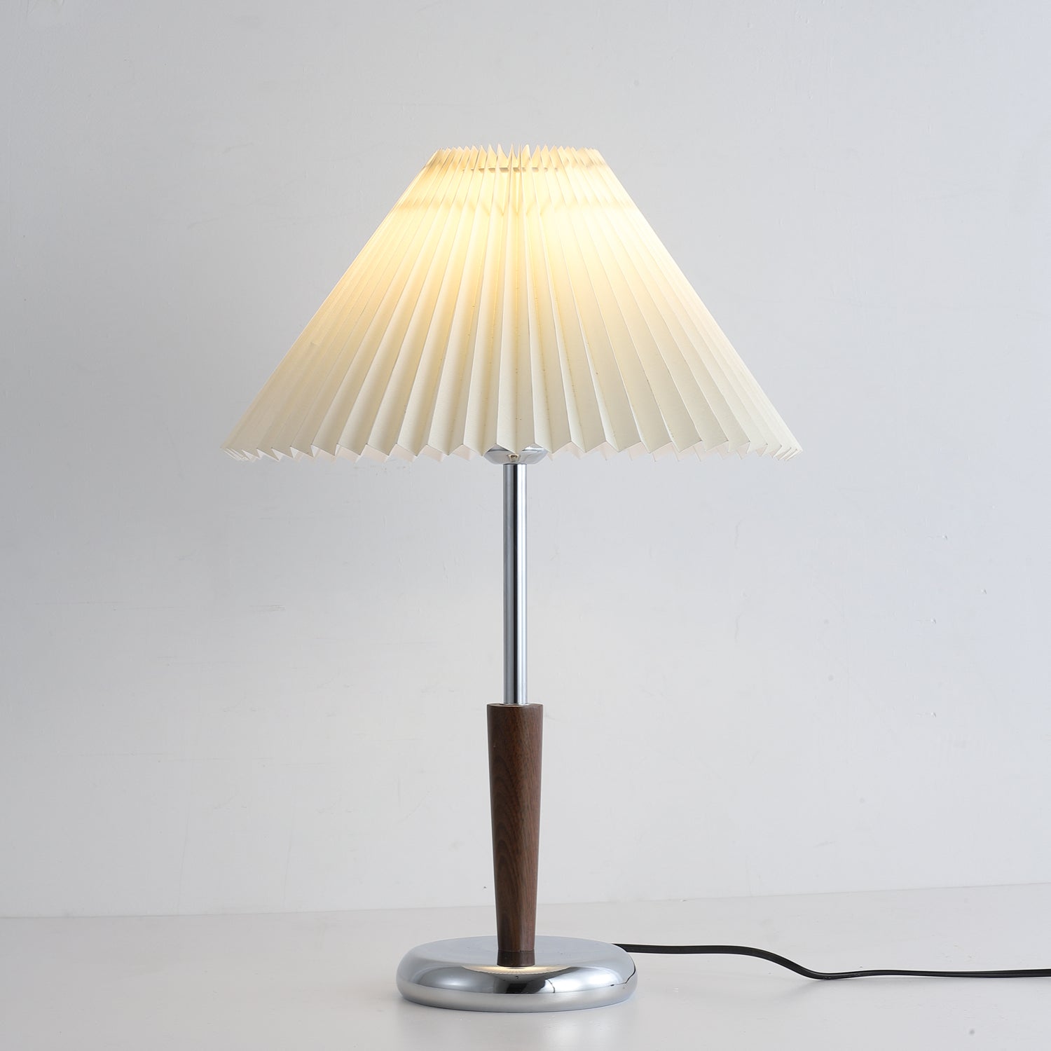 Aiden Modern Wood Table Lamp - Blowlighting
