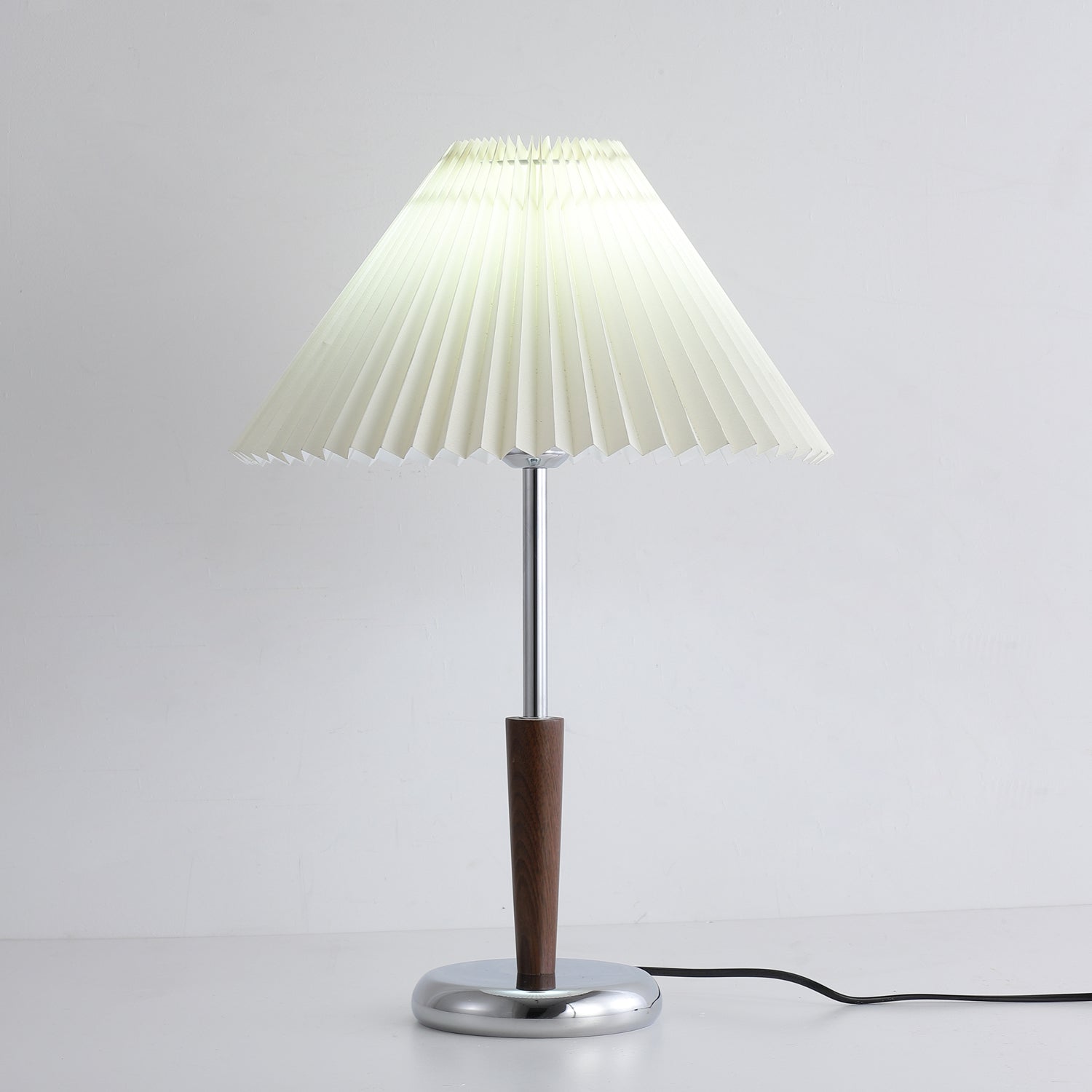 Aiden Modern Wood Table Lamp - Blowlighting