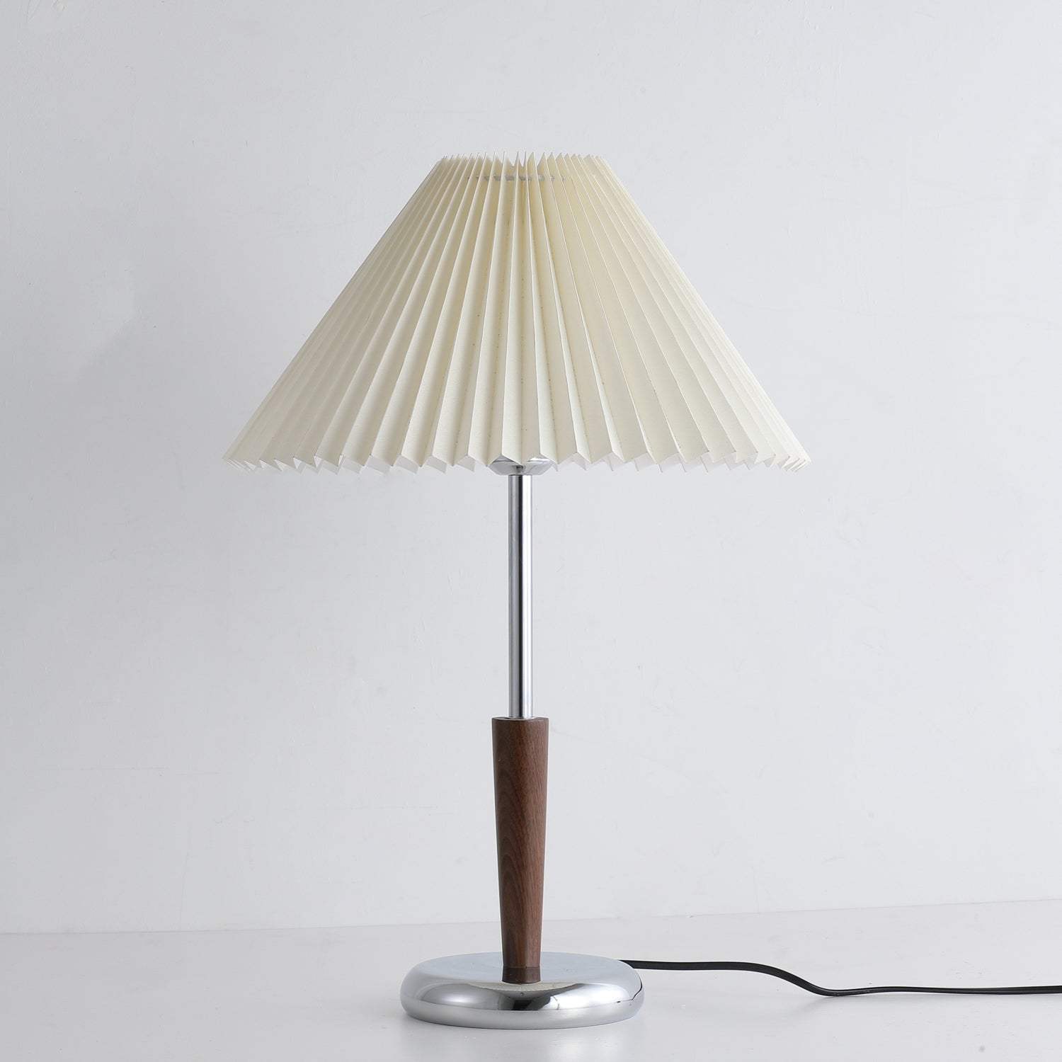 Aiden Modern Wood Table Lamp - Blowlighting