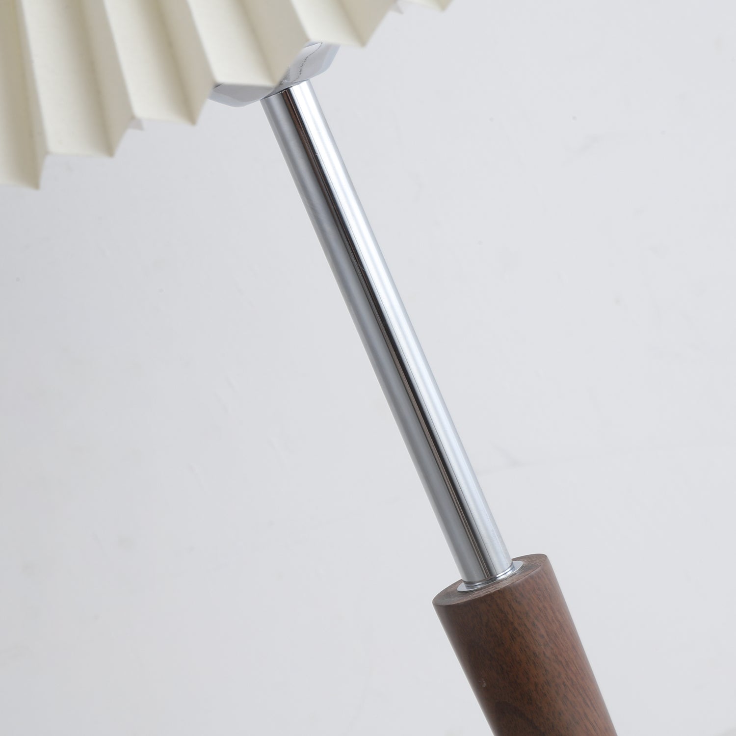 Aiden Modern Wood Table Lamp - Blowlighting
