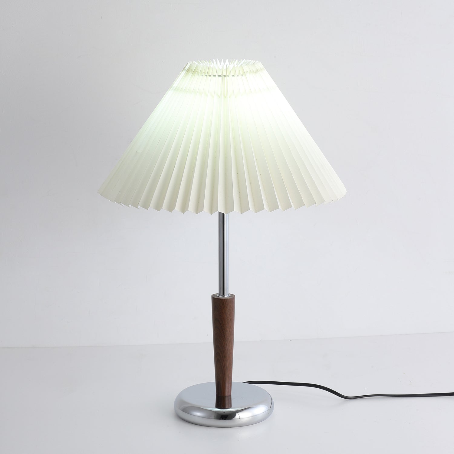Aiden Modern Wood Table Lamp - Blowlighting