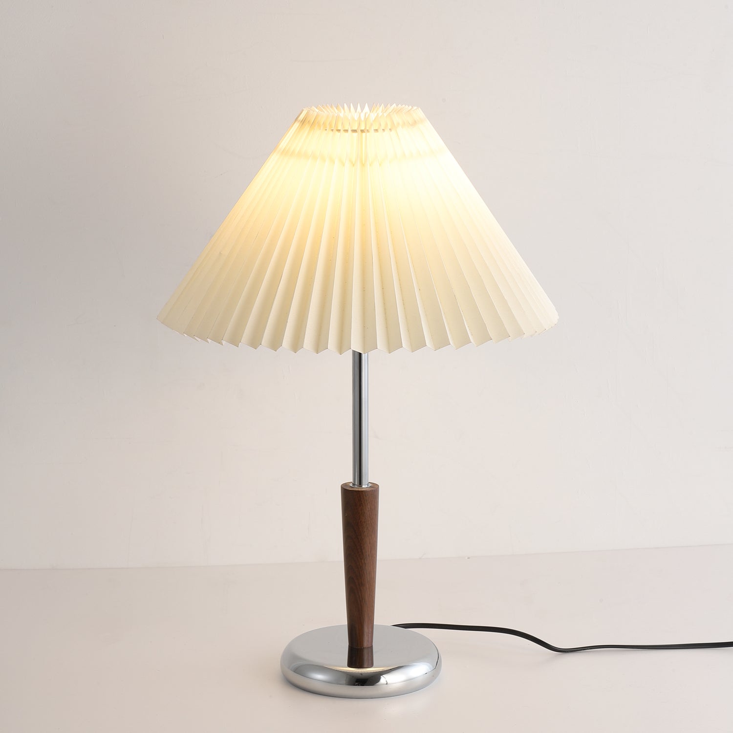 Aiden Modern Wood Table Lamp - Blowlighting