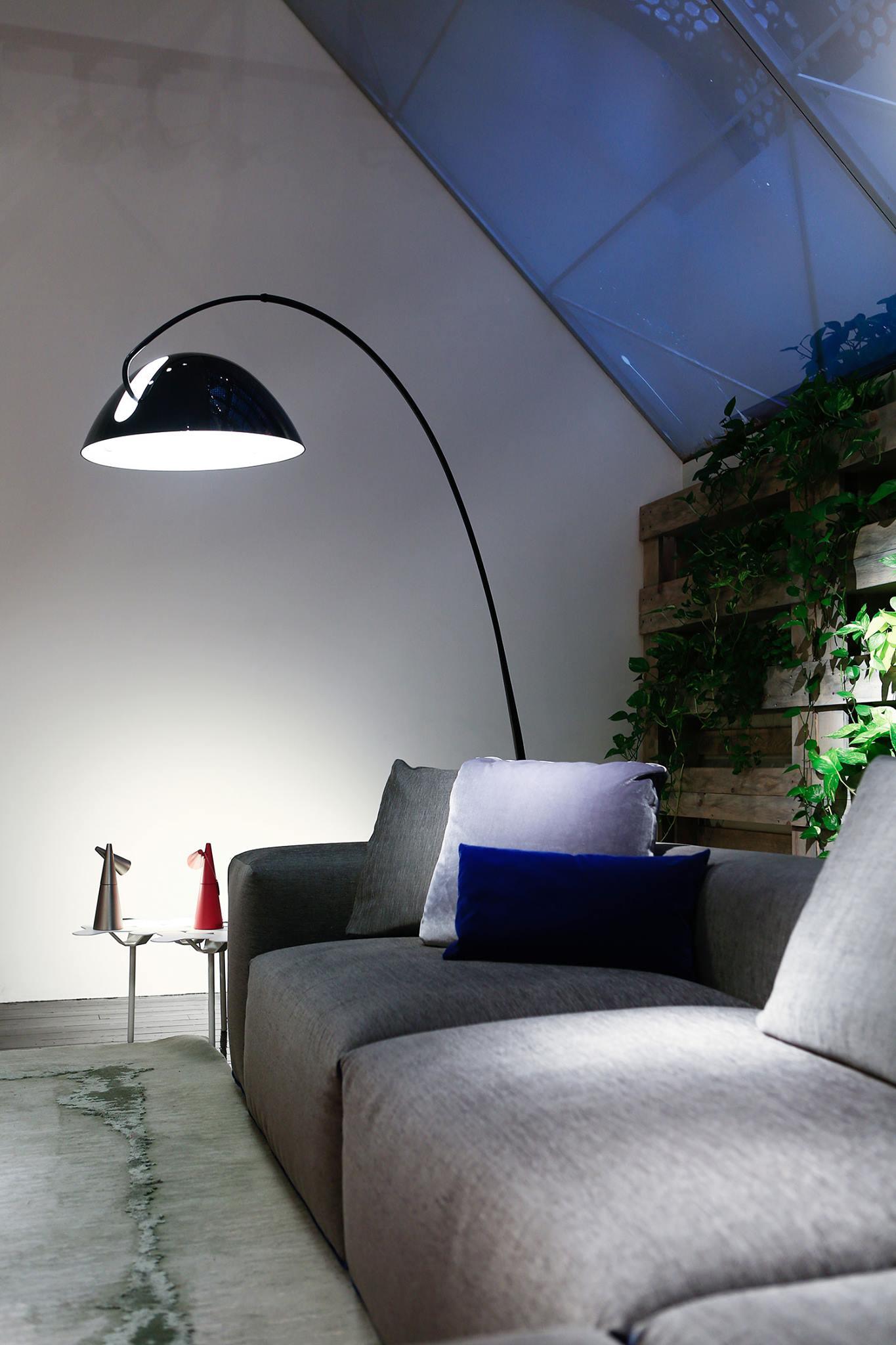 Verse Arc Floor Lamp - Blowlighting