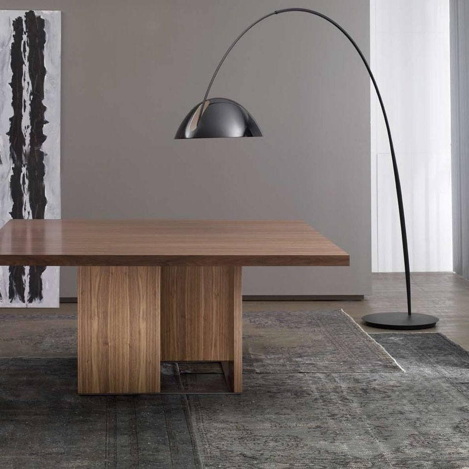Verse Arc Floor Lamp - Blowlighting
