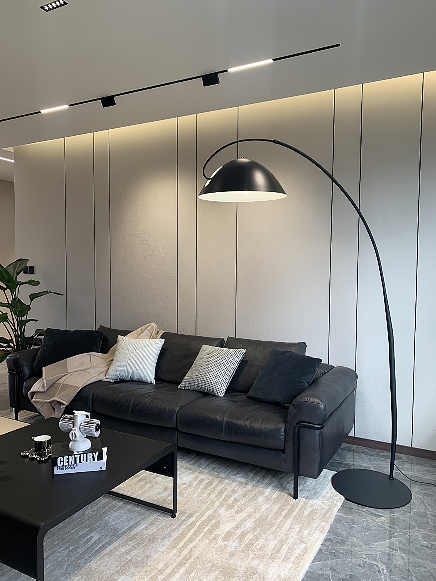 Verse Arc Floor Lamp - Blowlighting