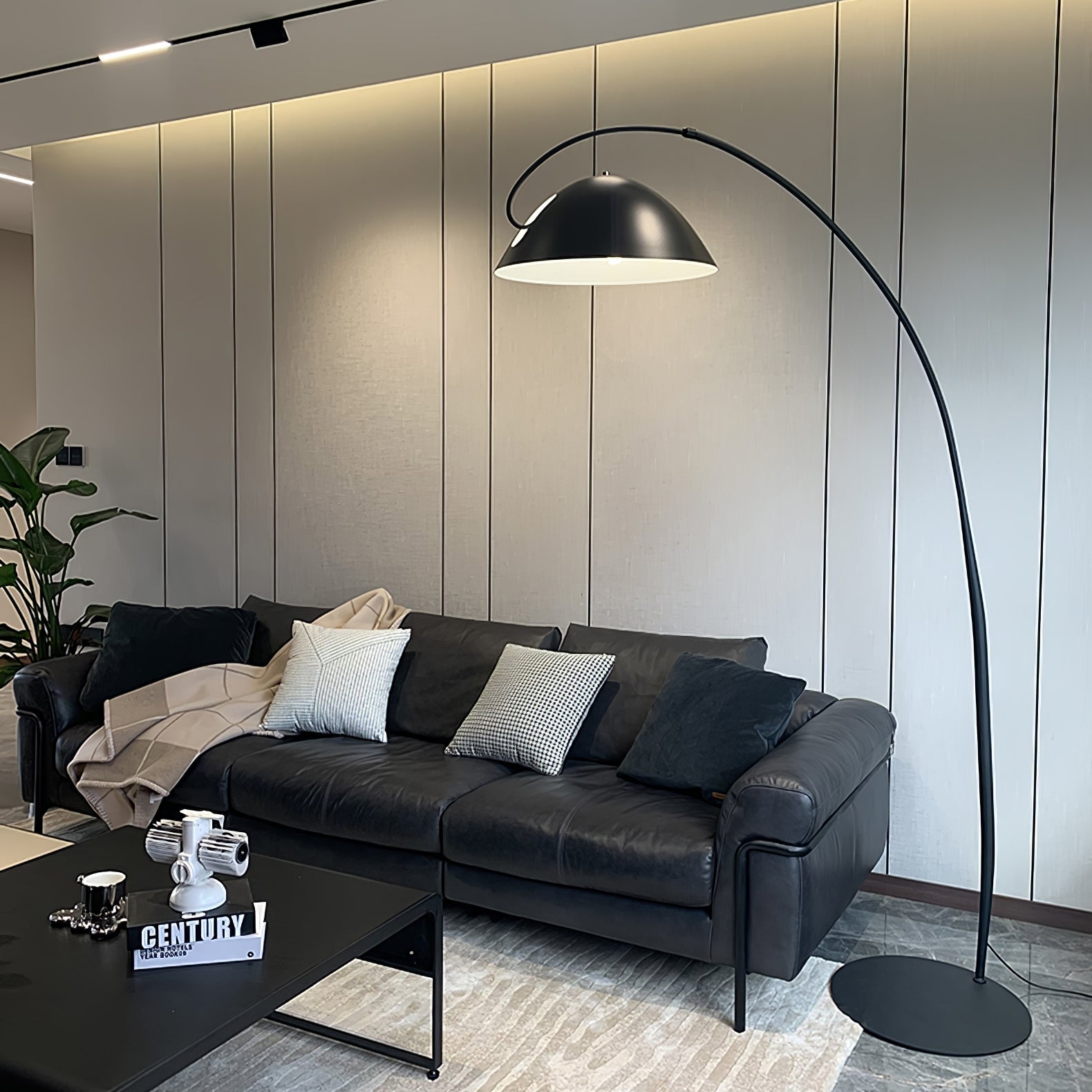 Verse Arc Floor Lamp - Blowlighting