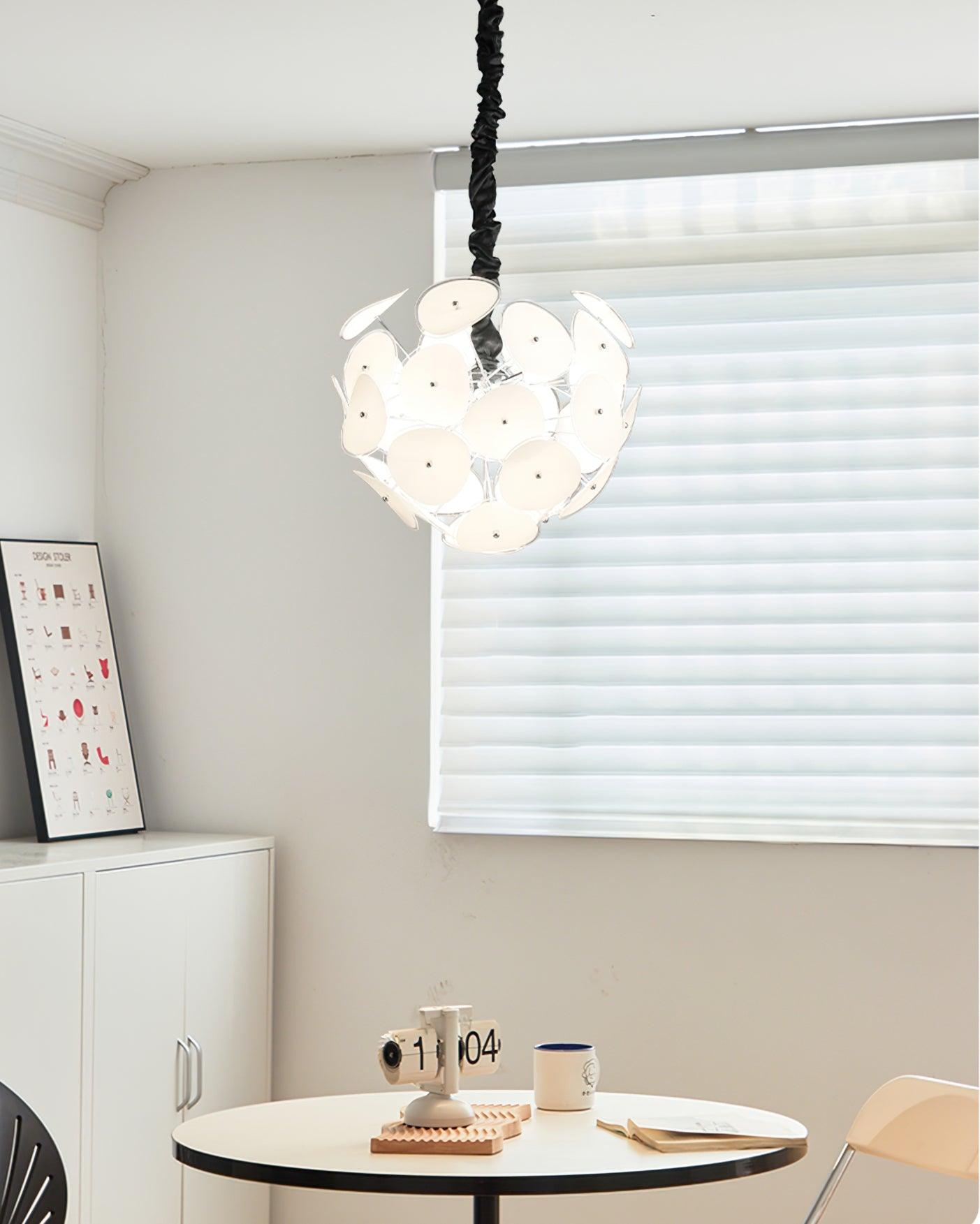 Poppy Glass Chandelier - Blowlighting