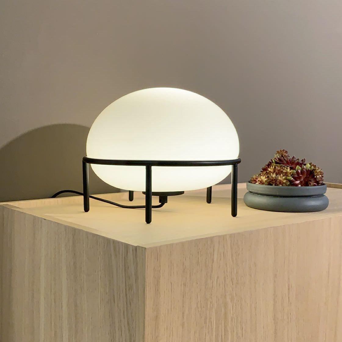 Pump Table Lamp - Blowlighting