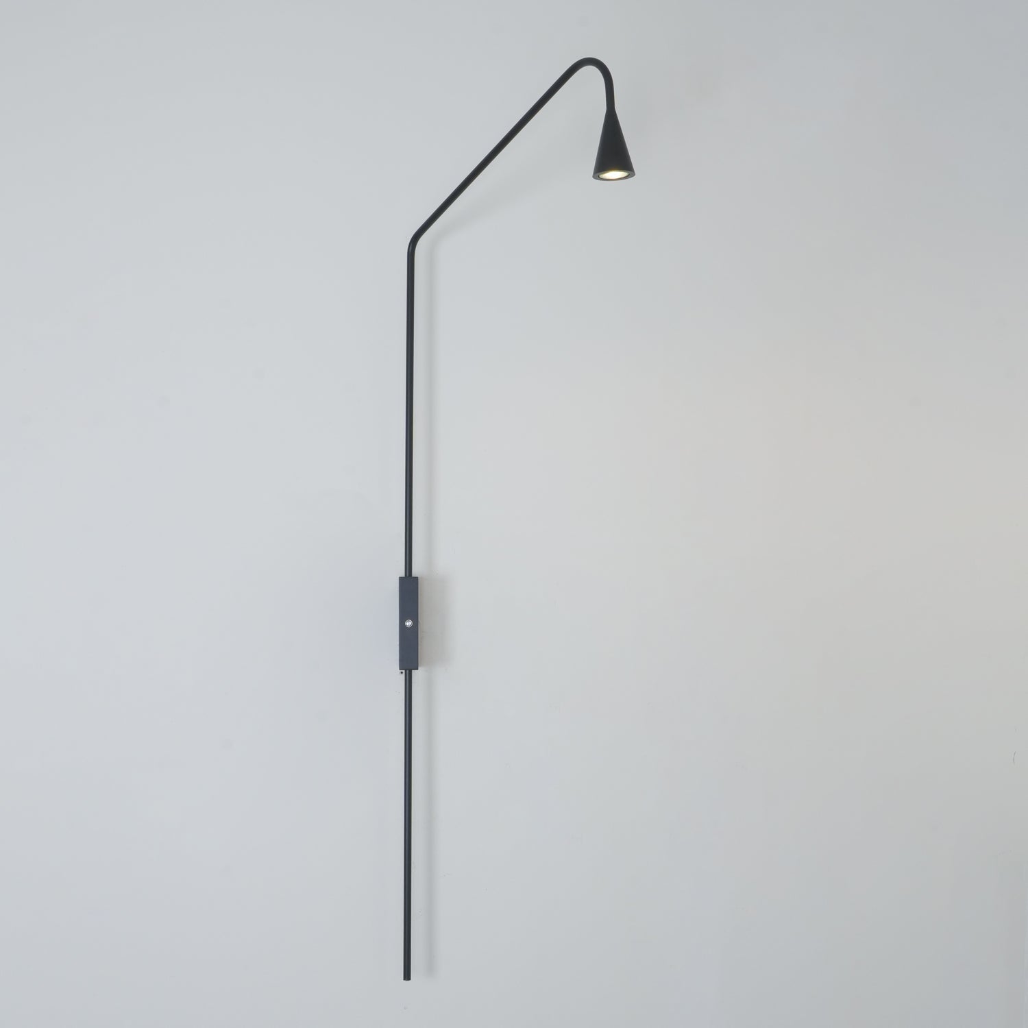 Pureform Wall Lamp - Blowlighting
