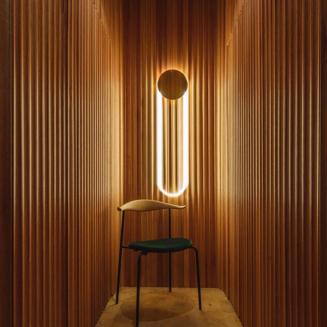 RA Wall Lamp - Blowlighting