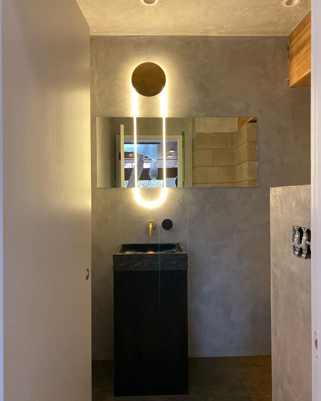 RA Wall Lamp - Blowlighting