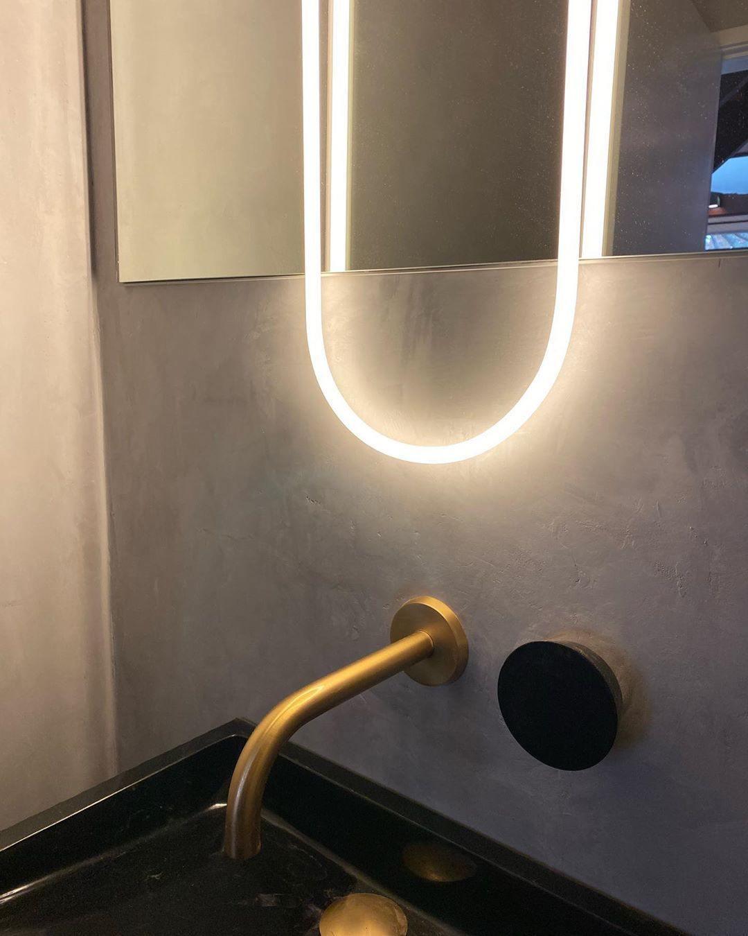 RA Wall Lamp - Blowlighting