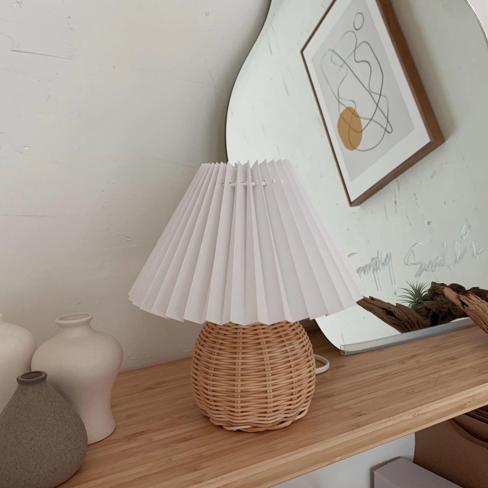 Rattan Pleated Table lamp - Blowlighting