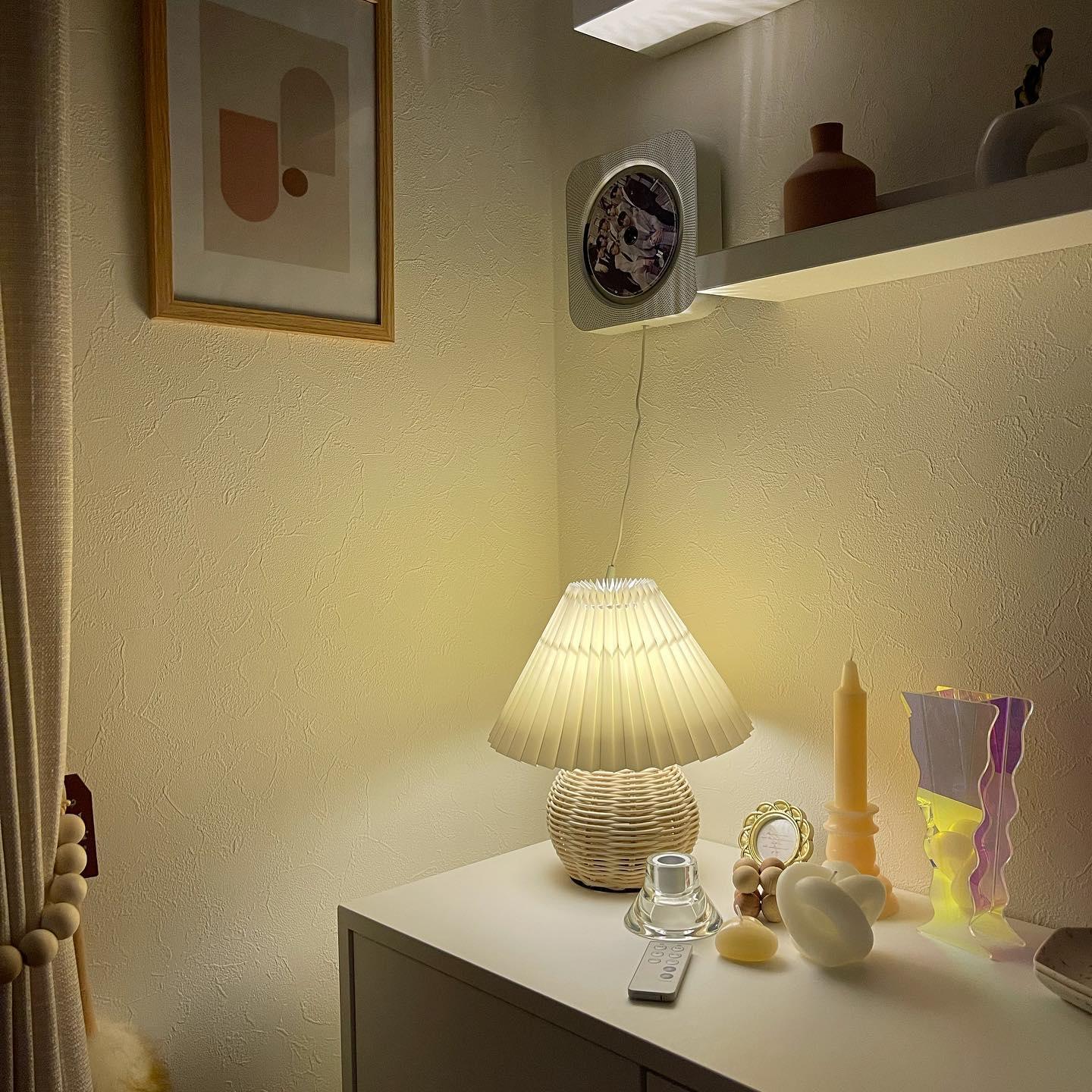 Rattan Pleated Table lamp - Blowlighting