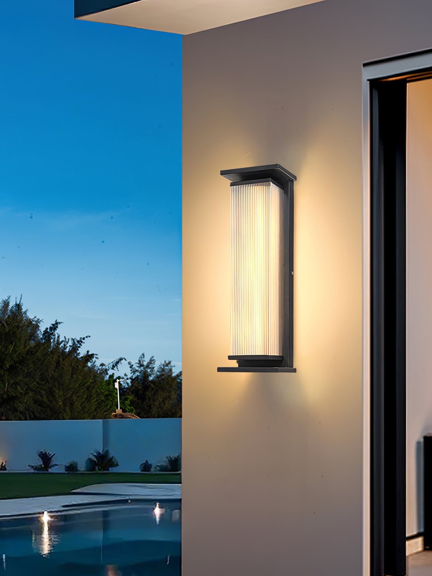 Cesilila Vertical Glass Wall Light - Blowlighting