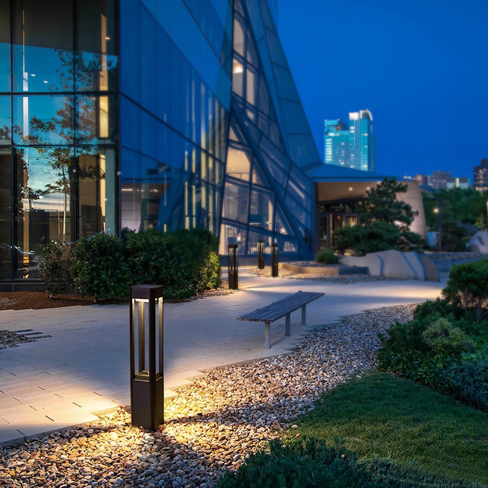 Rectangular Column Garden Outdoor Light - Blowlighting