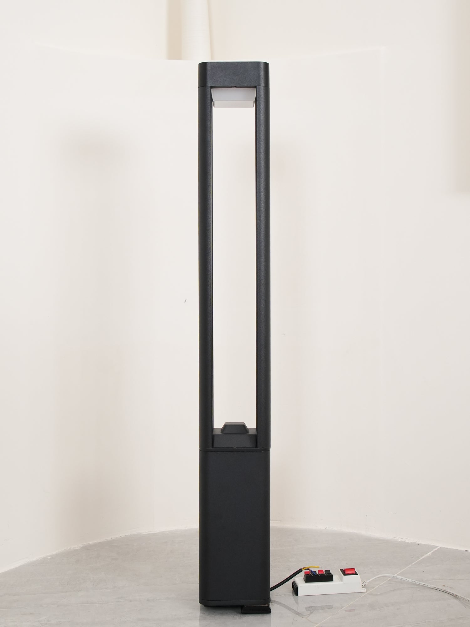 Rectangular Column Garden Outdoor Light - Blowlighting