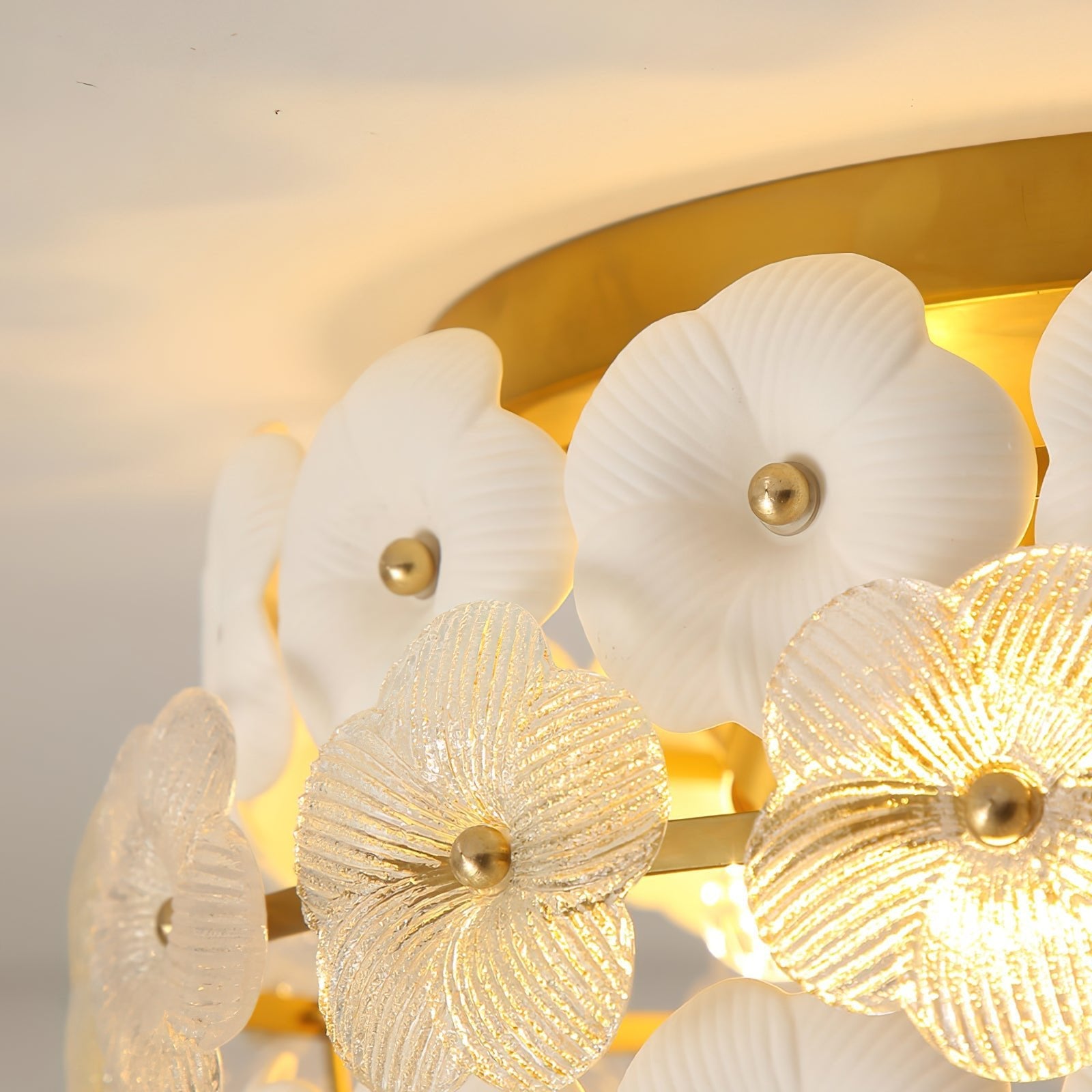 Regina Flowers Ceiling Lamp - Blowlighting