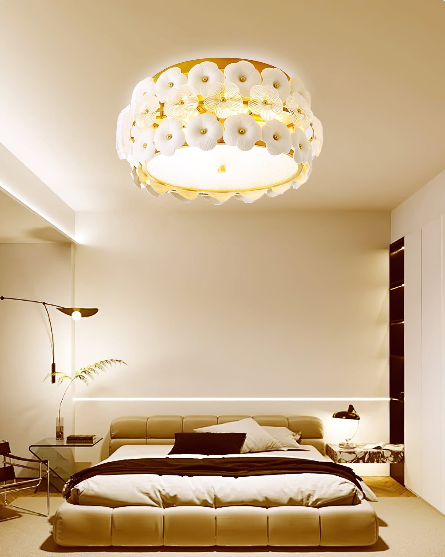 Regina Flowers Ceiling Lamp - Blowlighting
