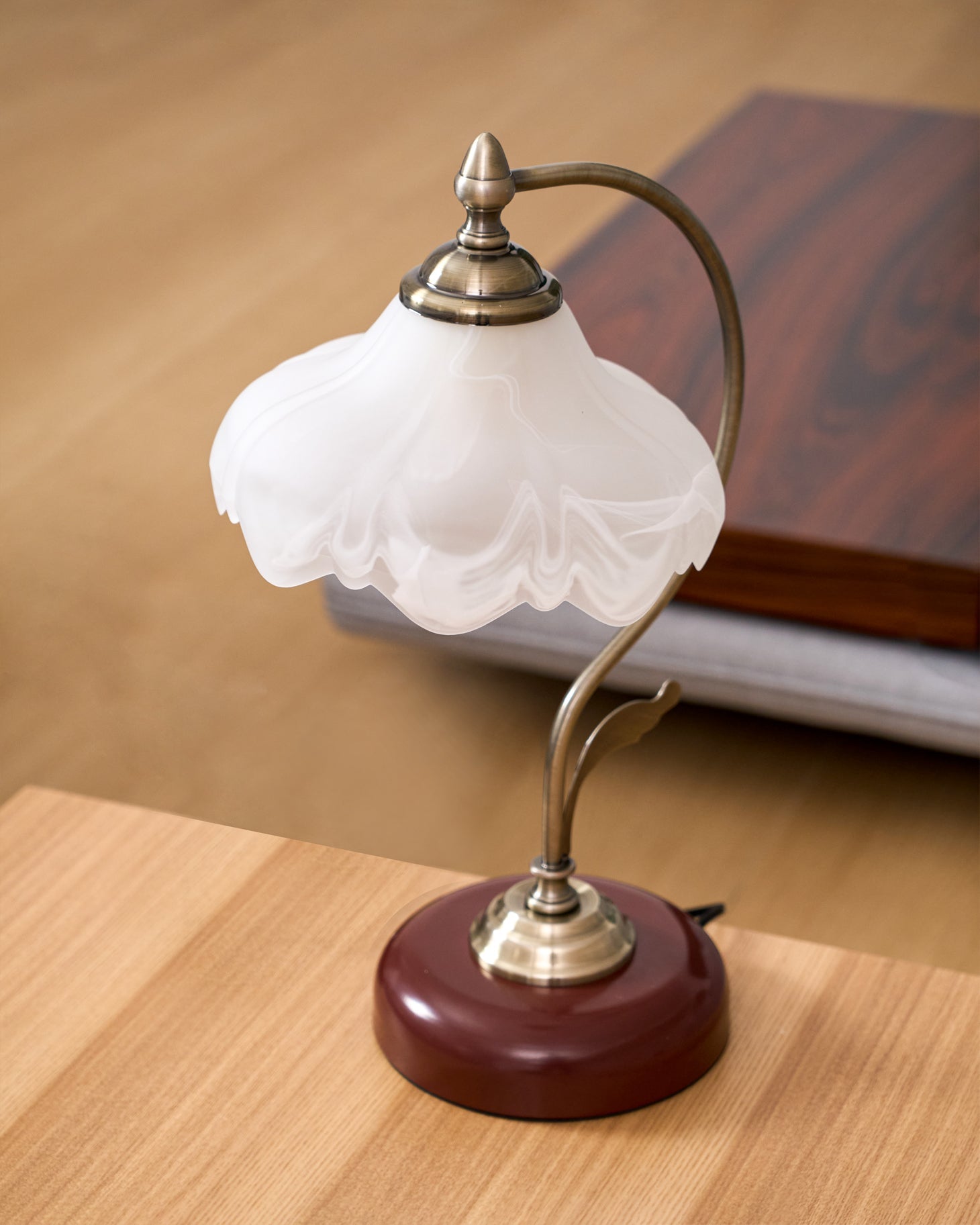 Retro Flower Table Lamp - Blowlighting