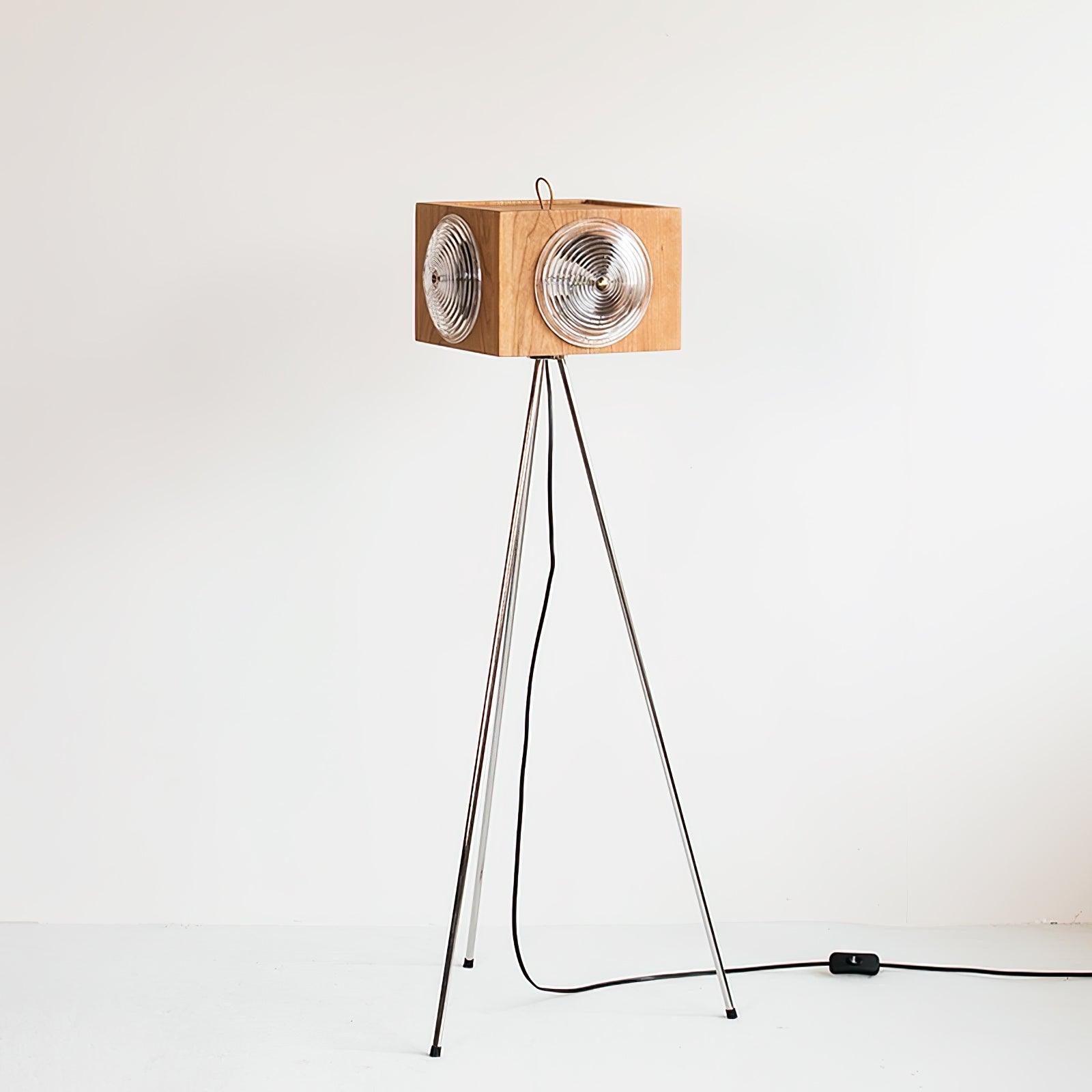 Vesoren Tripod Wood Floor Lamp - Blowlighting