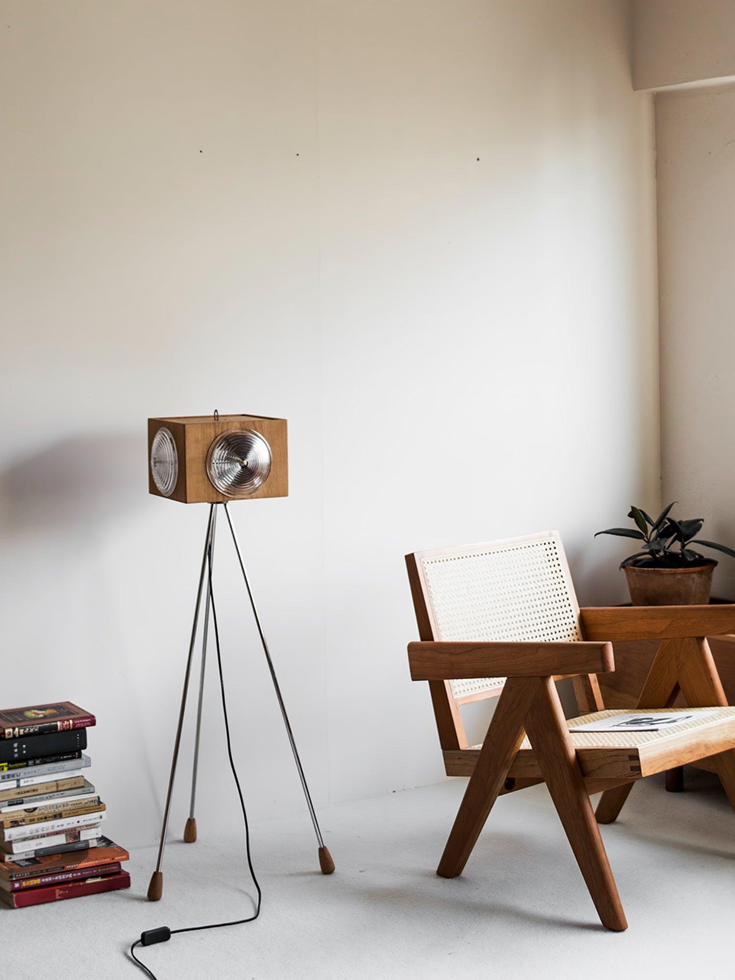 Vesoren Tripod Wood Floor Lamp - Blowlighting