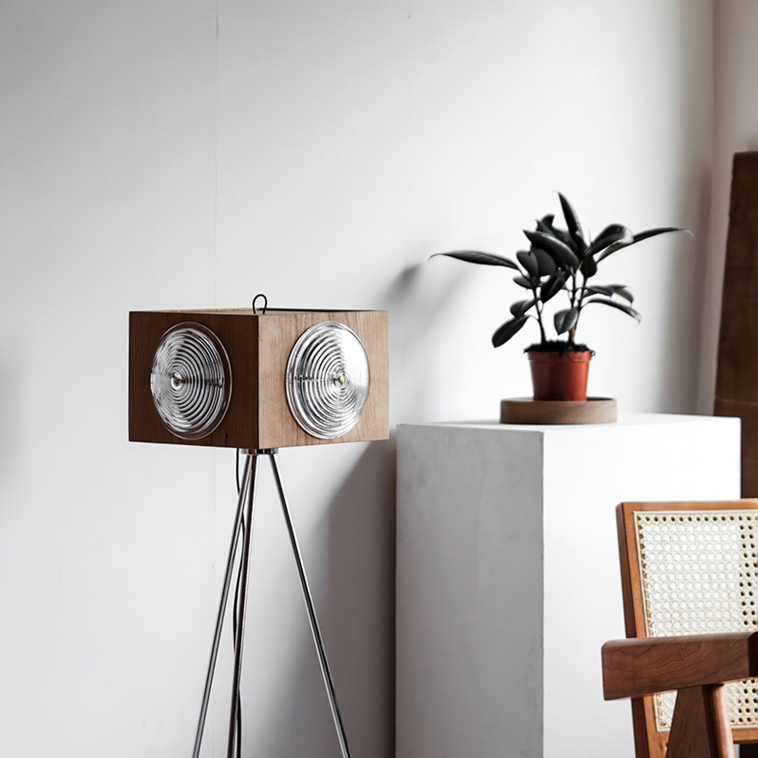 Vesoren Tripod Wood Floor Lamp - Blowlighting