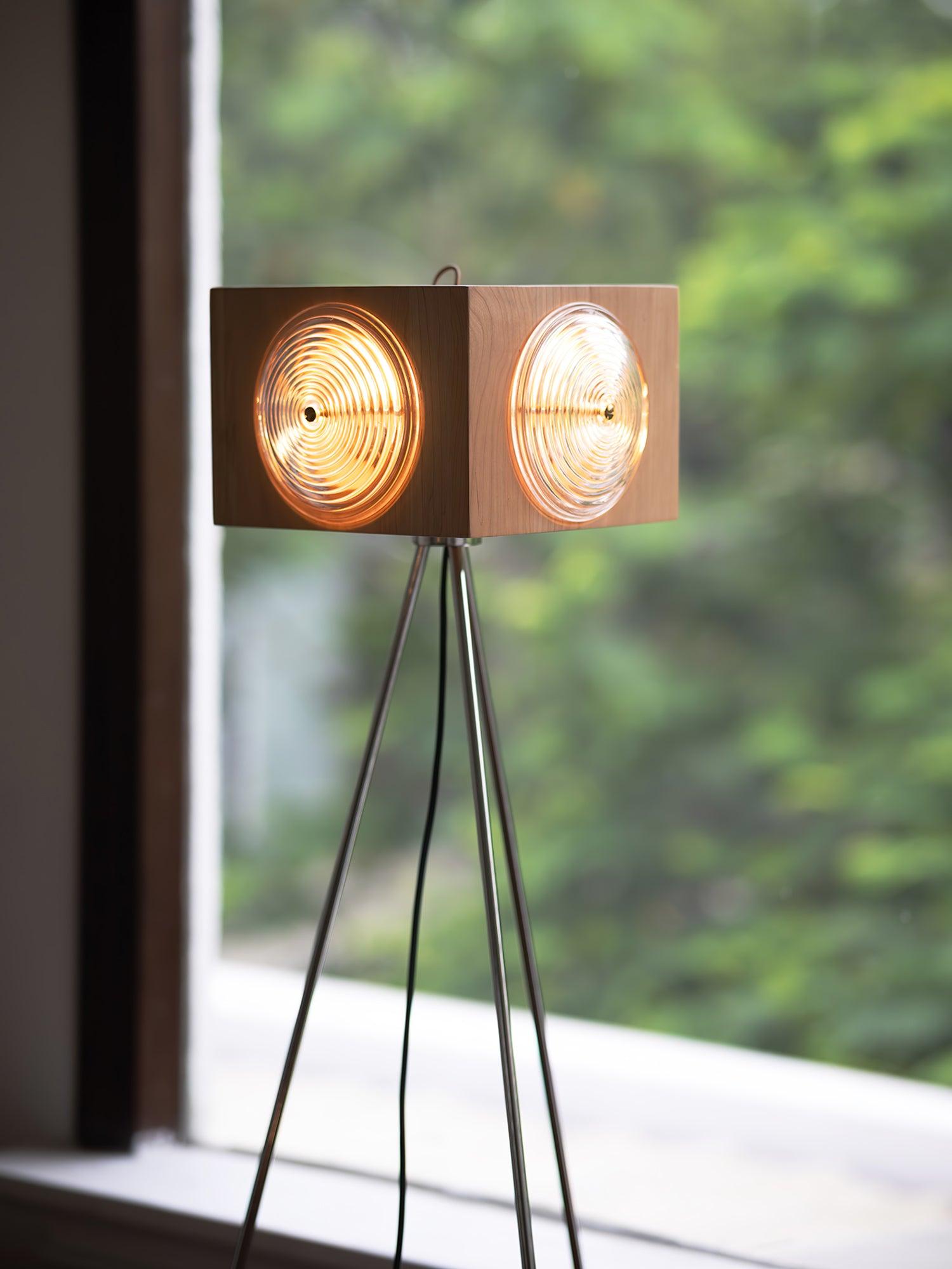 Vesoren Tripod Wood Floor Lamp - Blowlighting