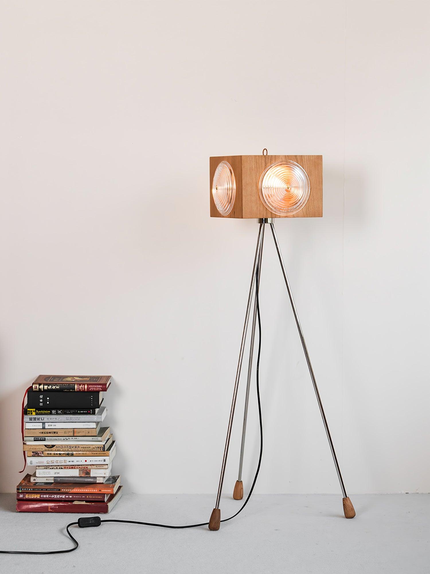 Vesoren Tripod Wood Floor Lamp - Blowlighting