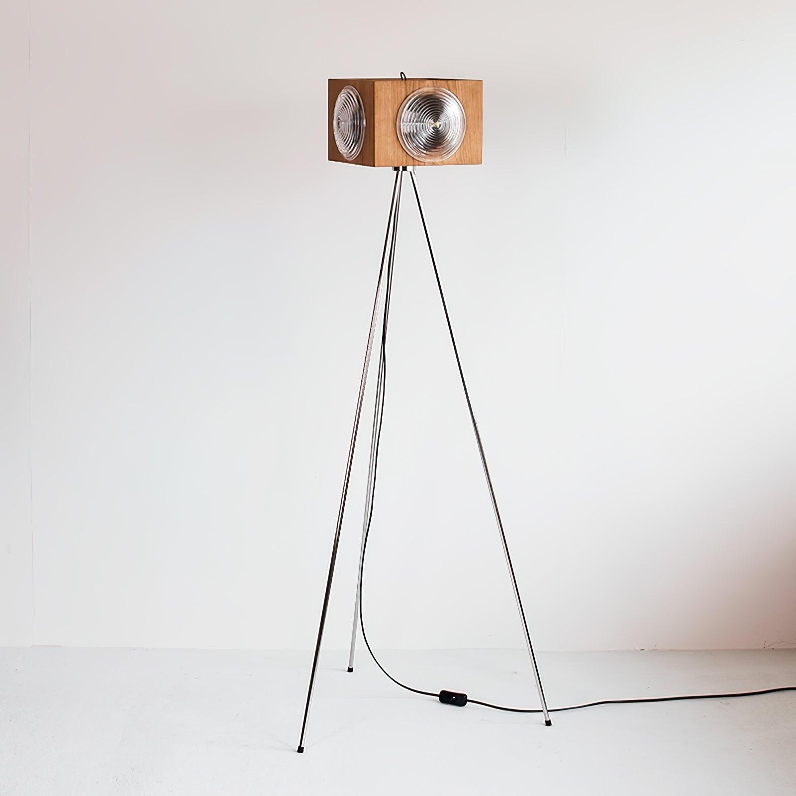 Vesoren Tripod Wood Floor Lamp - Blowlighting