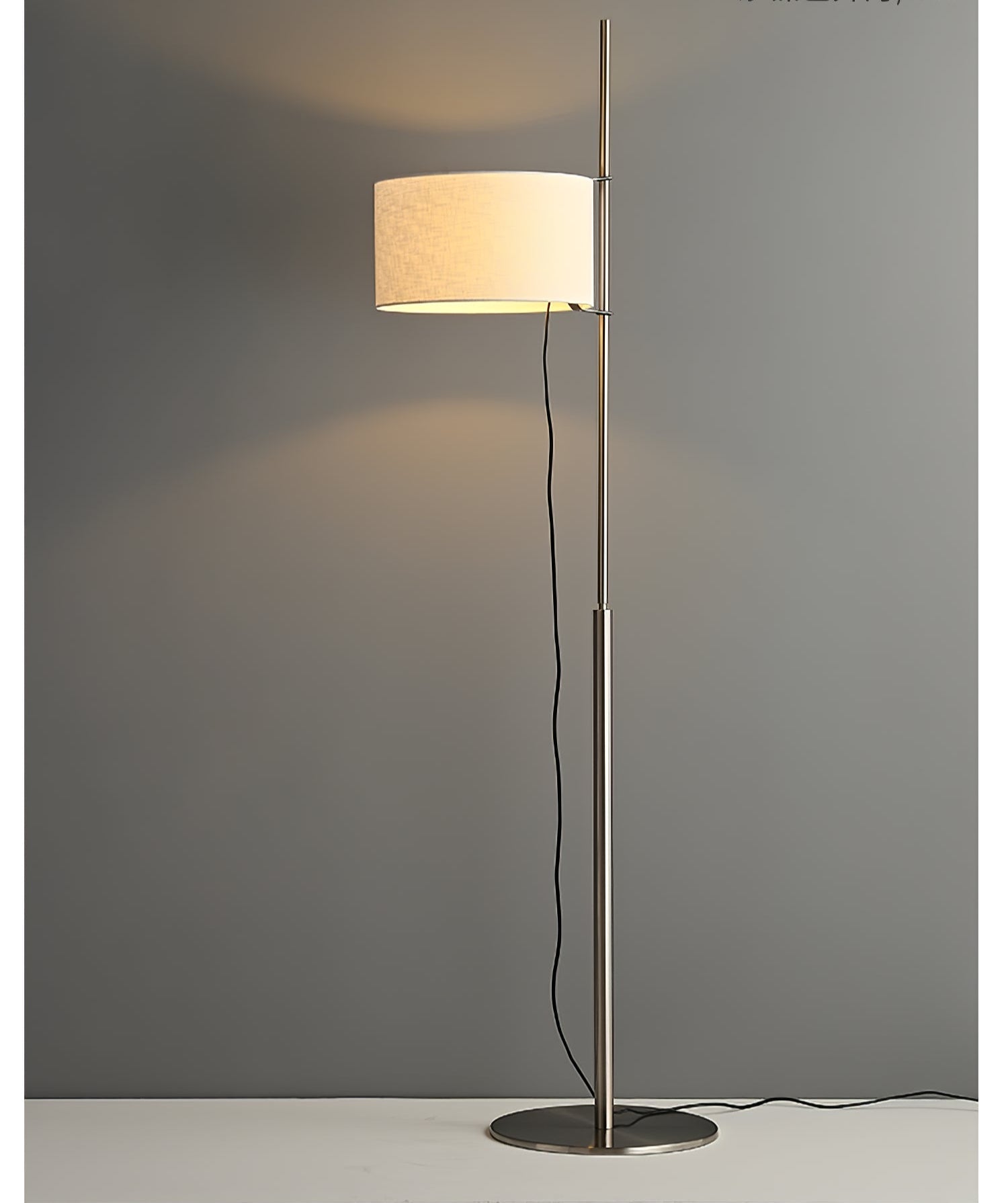 Nora Minimalist Metal Floor Lamp - Blowlighting