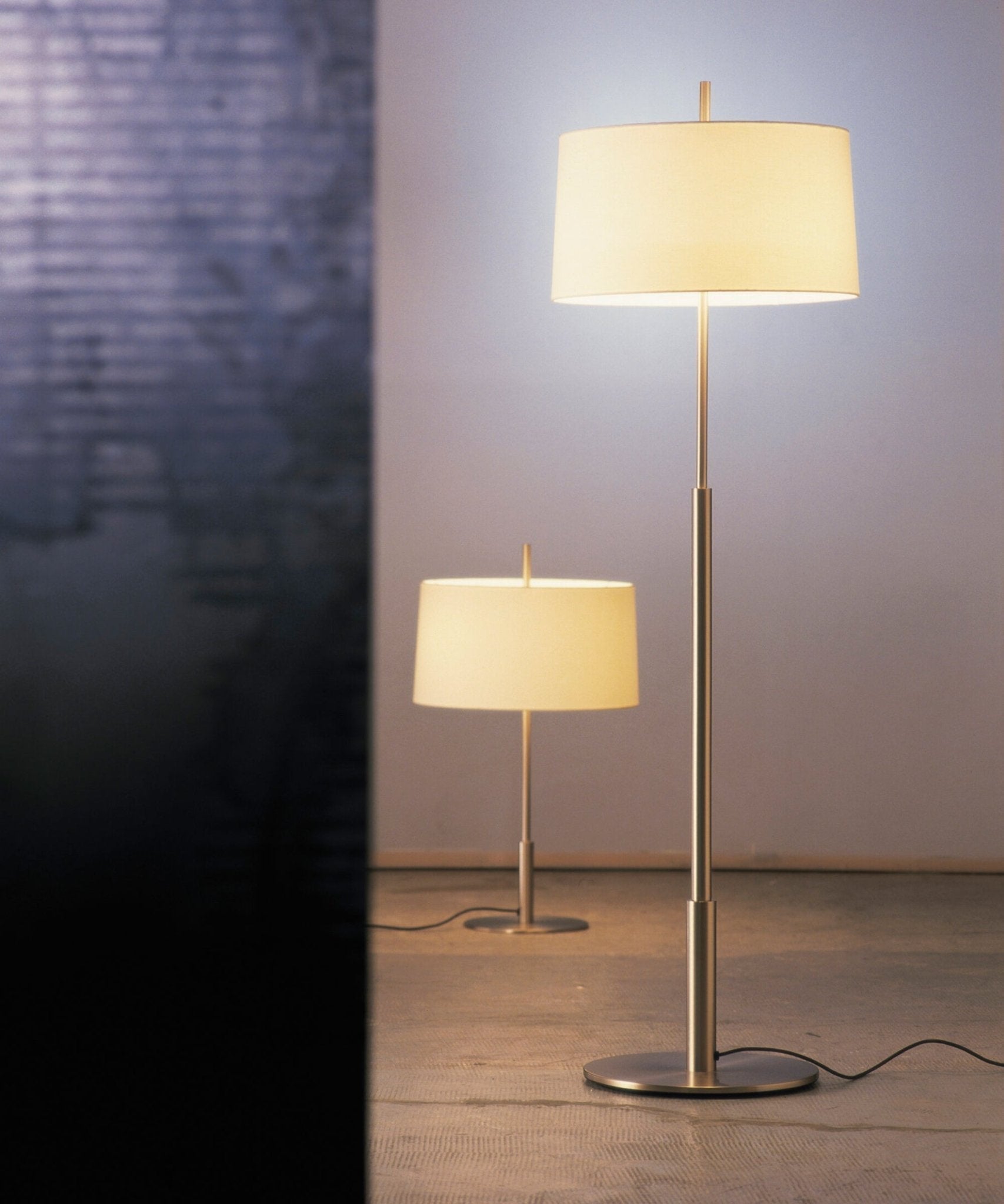 Brooks Minimalist Metal Floor Lamp - Blowlighting