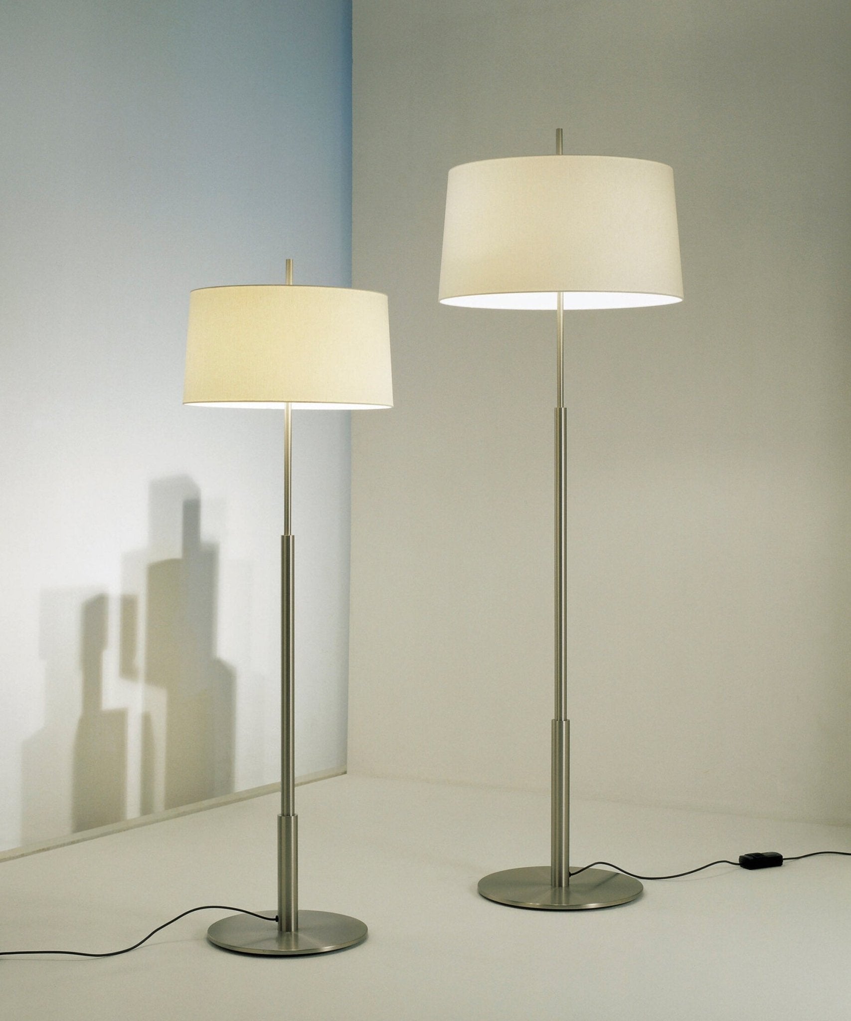 Brooks Minimalist Metal Floor Lamp - Blowlighting