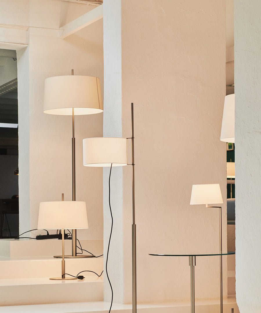 Silasn Minimalist Metal Table Lamp - Blowlighting