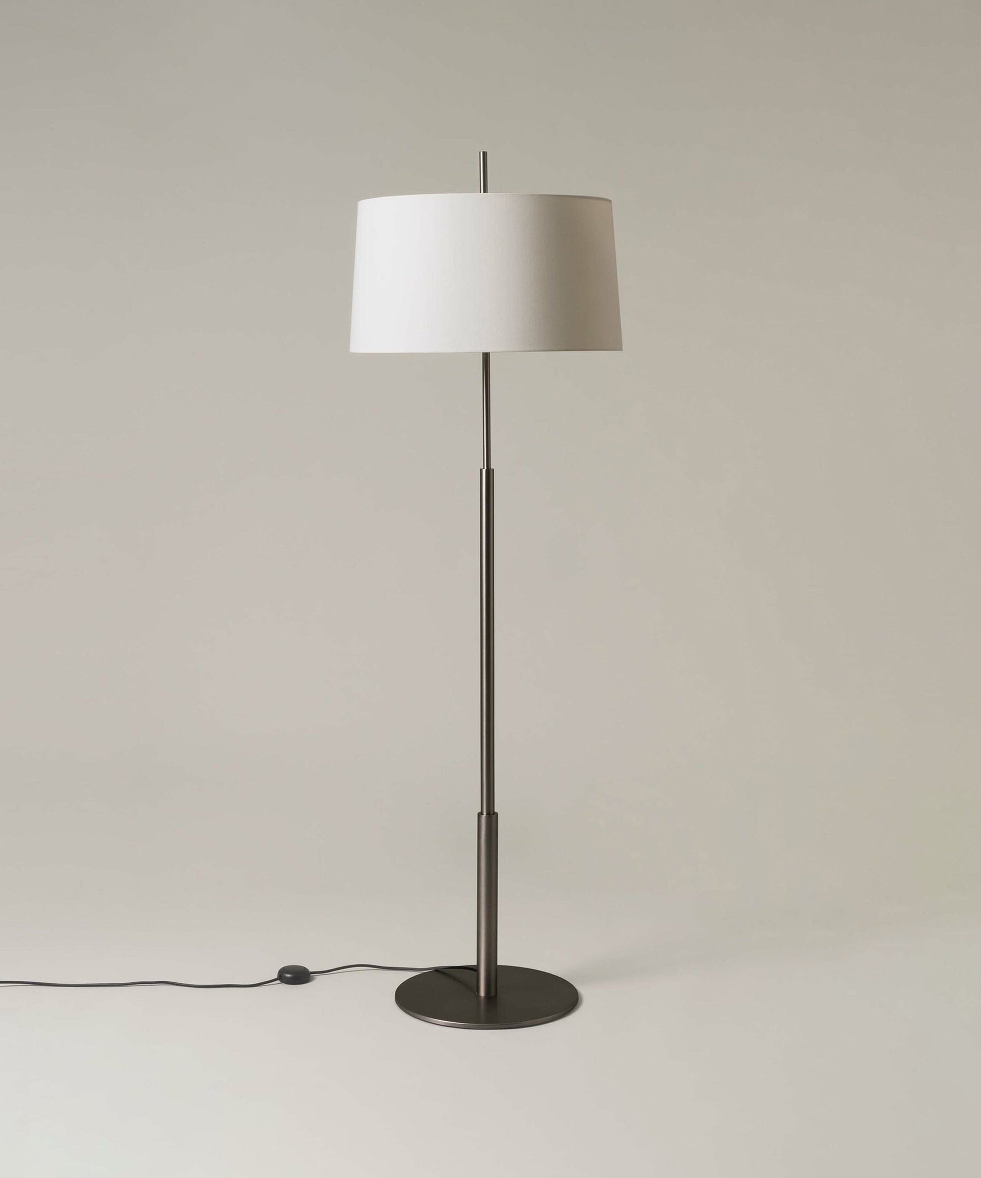 Brooks Minimalist Metal Floor Lamp - Blowlighting
