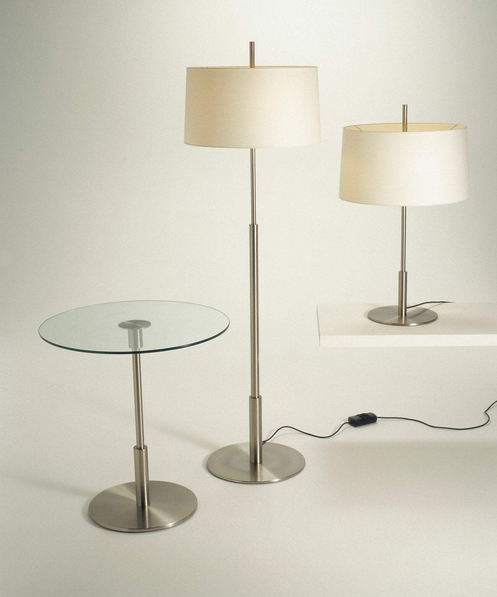 Brooks Minimalist Metal Floor Lamp - Blowlighting