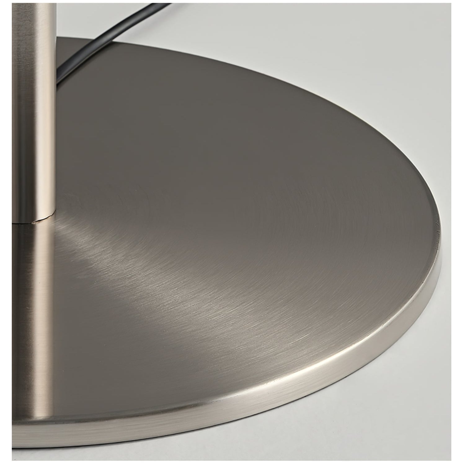 Nora Minimalist Metal Floor Lamp - Blowlighting