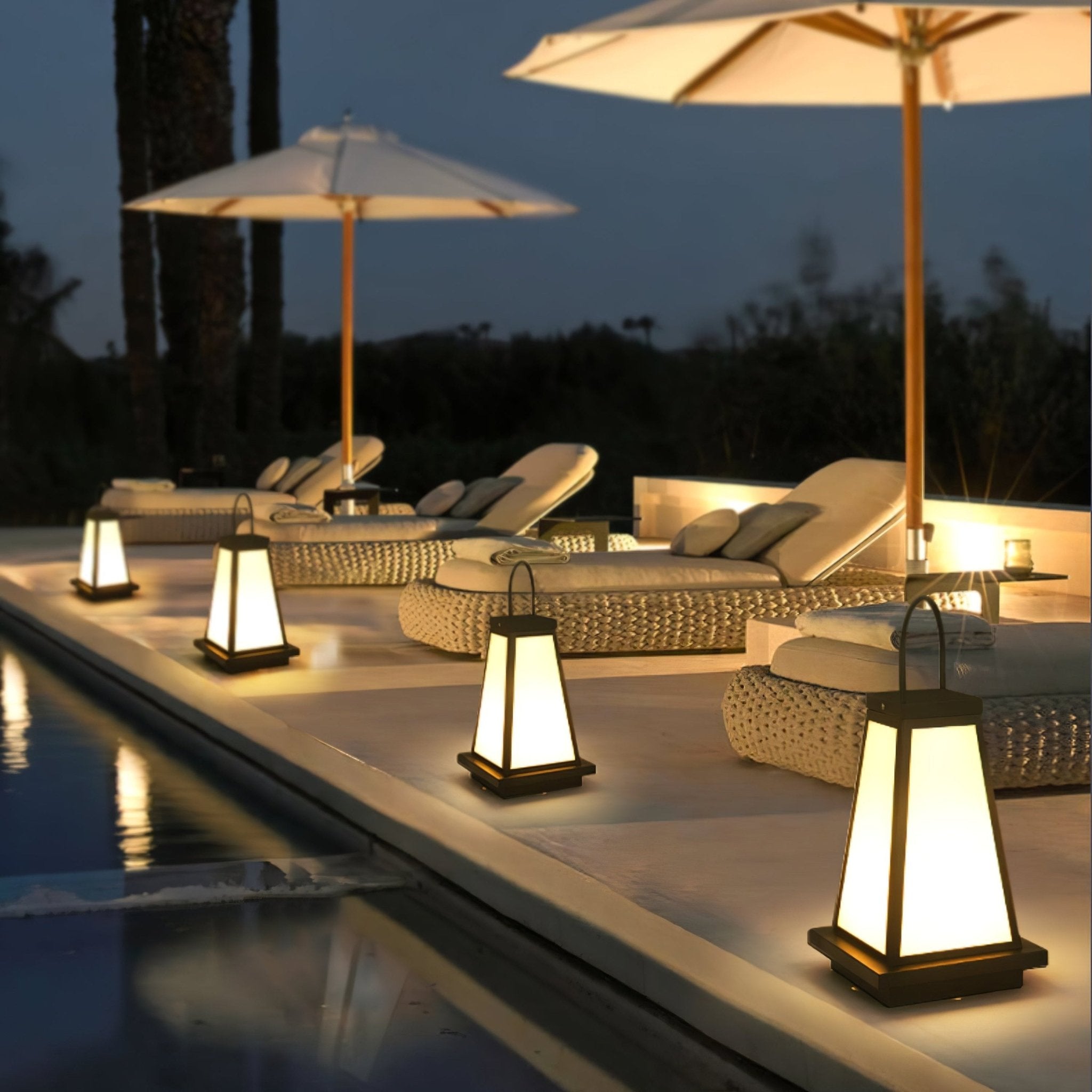 Roam Lantern Garden Outdoor Lamp - Blowlighting