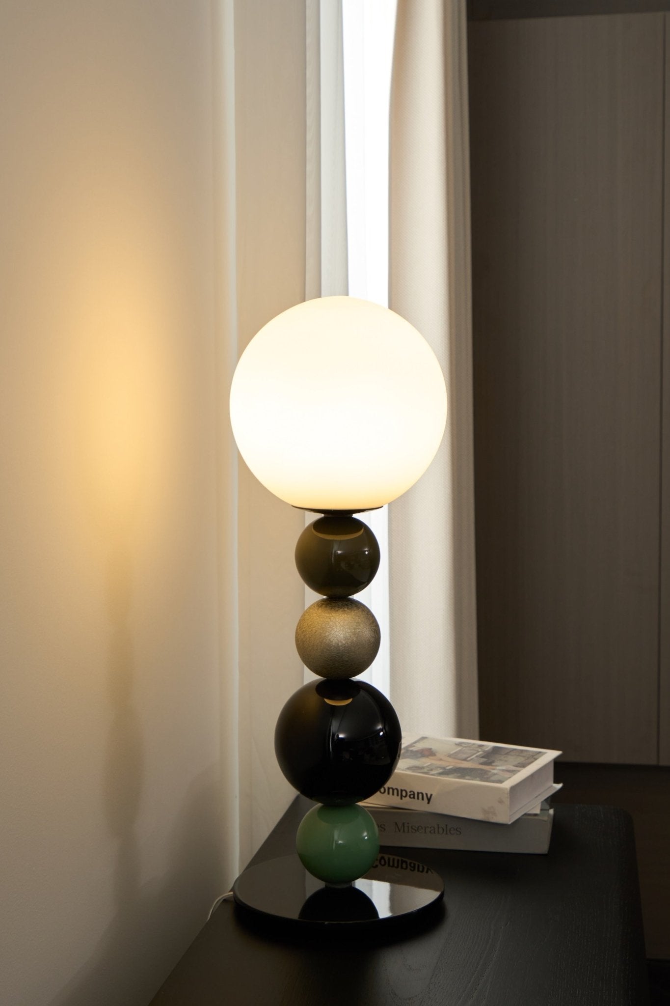 Round Balls Stacking Table Lamp - Blowlighting