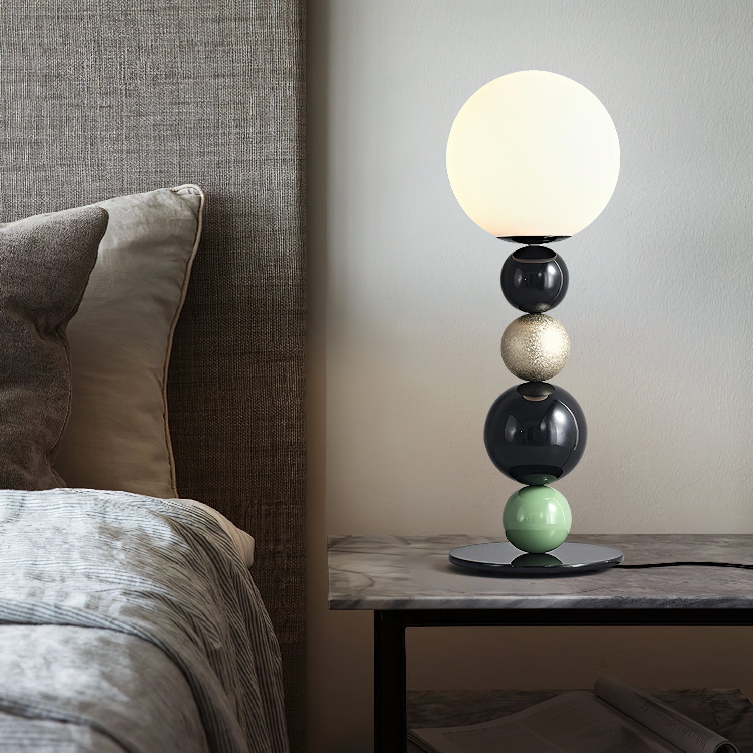 Round Balls Stacking Table Lamp - Blowlighting