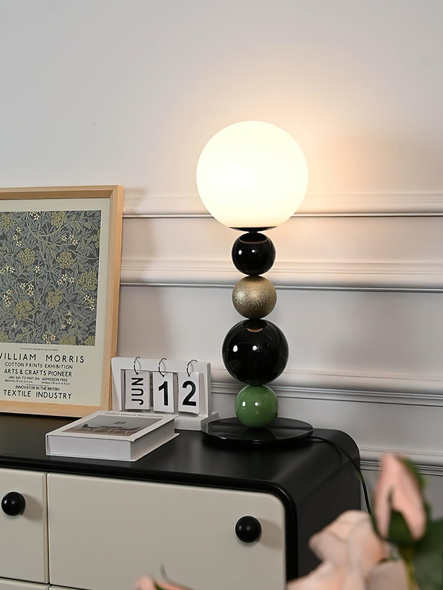 Round Balls Stacking Table Lamp - Blowlighting