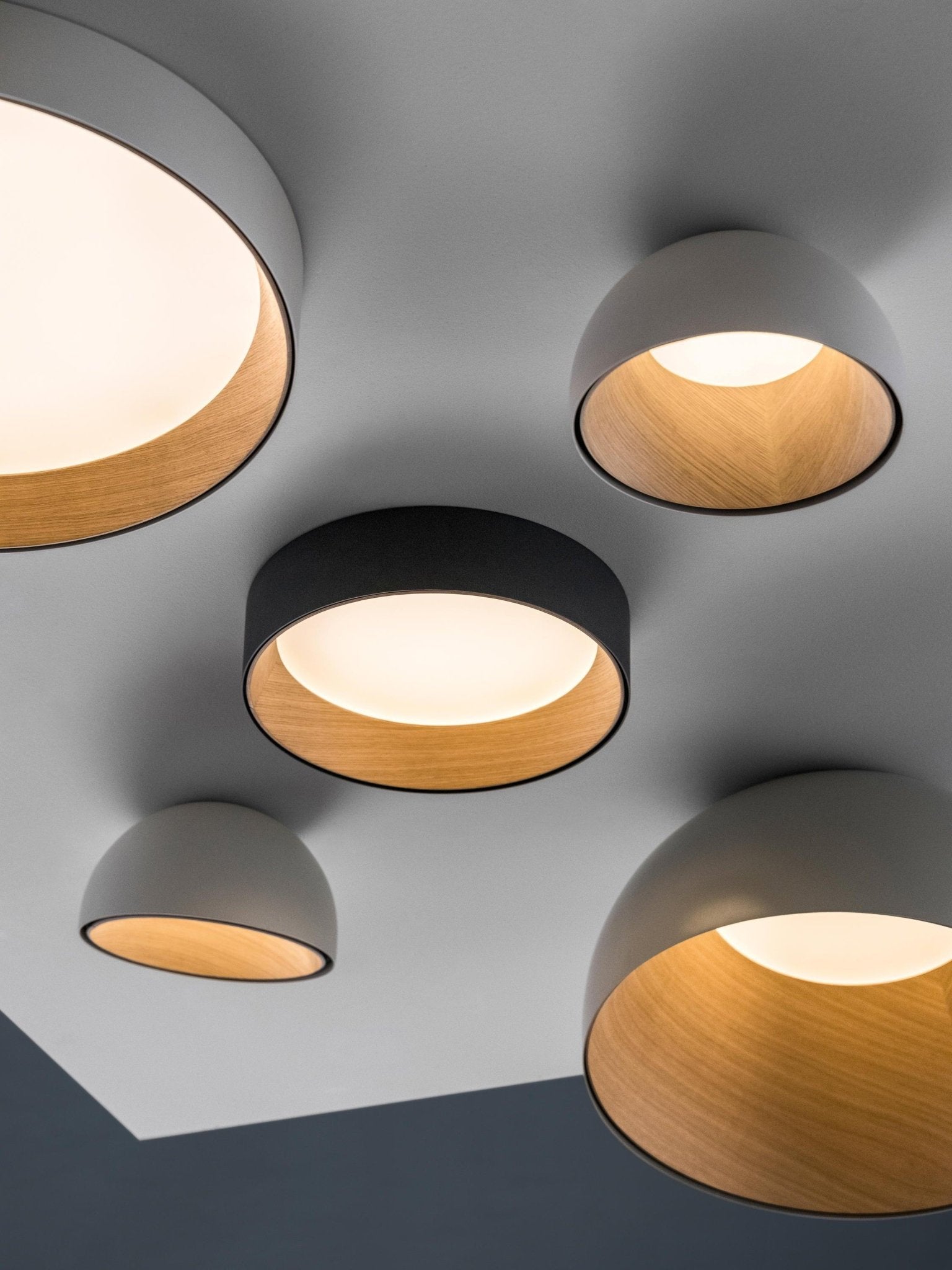 Round Ceiling Lamp - Blowlighting