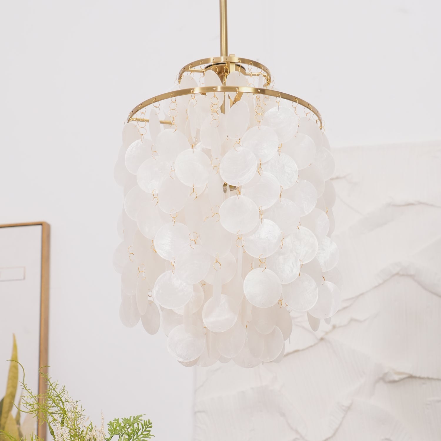 Round Shell Chandelier - Blowlighting