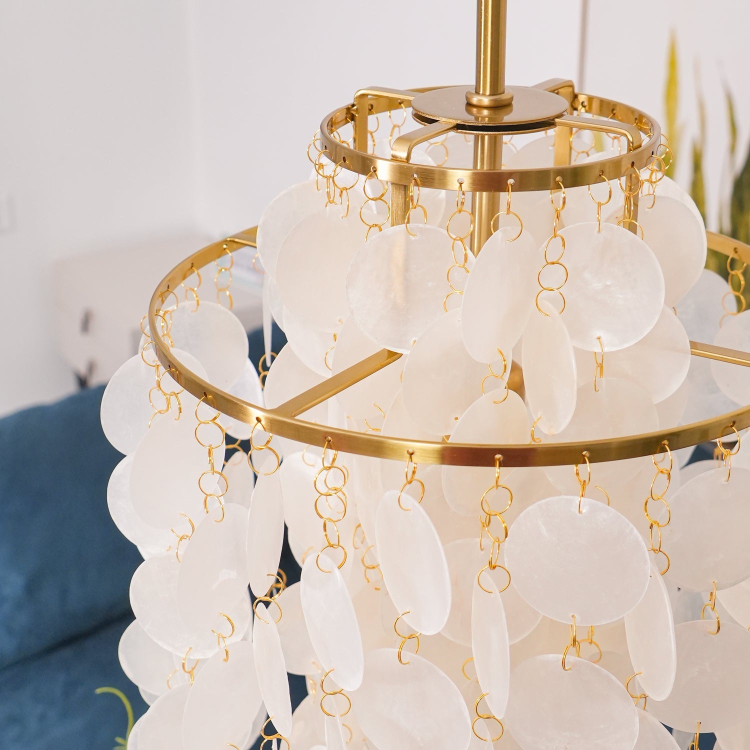 Round Shell Chandelier - Blowlighting