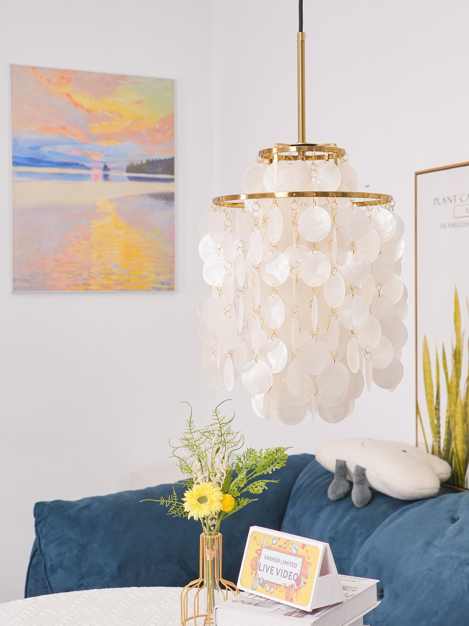 Round Shell Chandelier - Blowlighting
