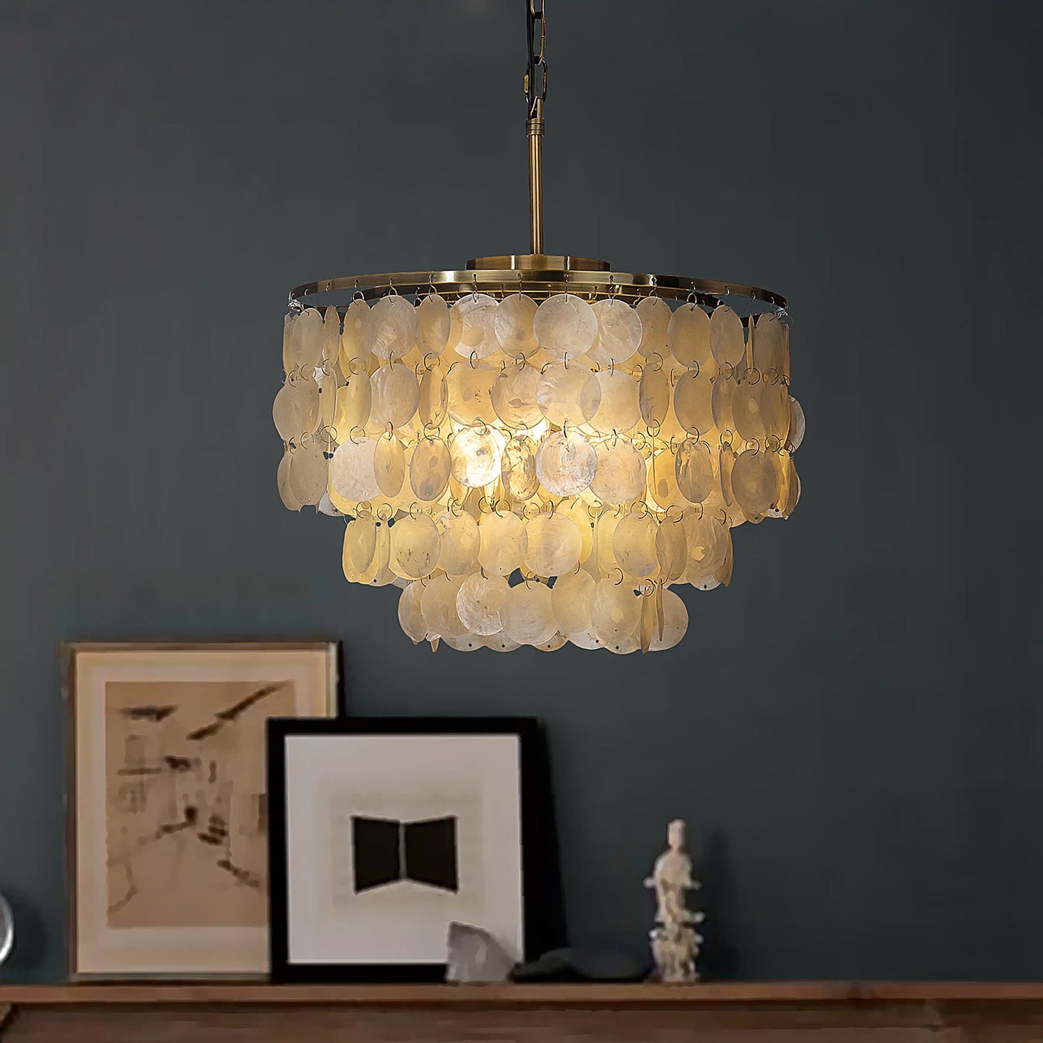 Round Shell Chandelier - Blowlighting