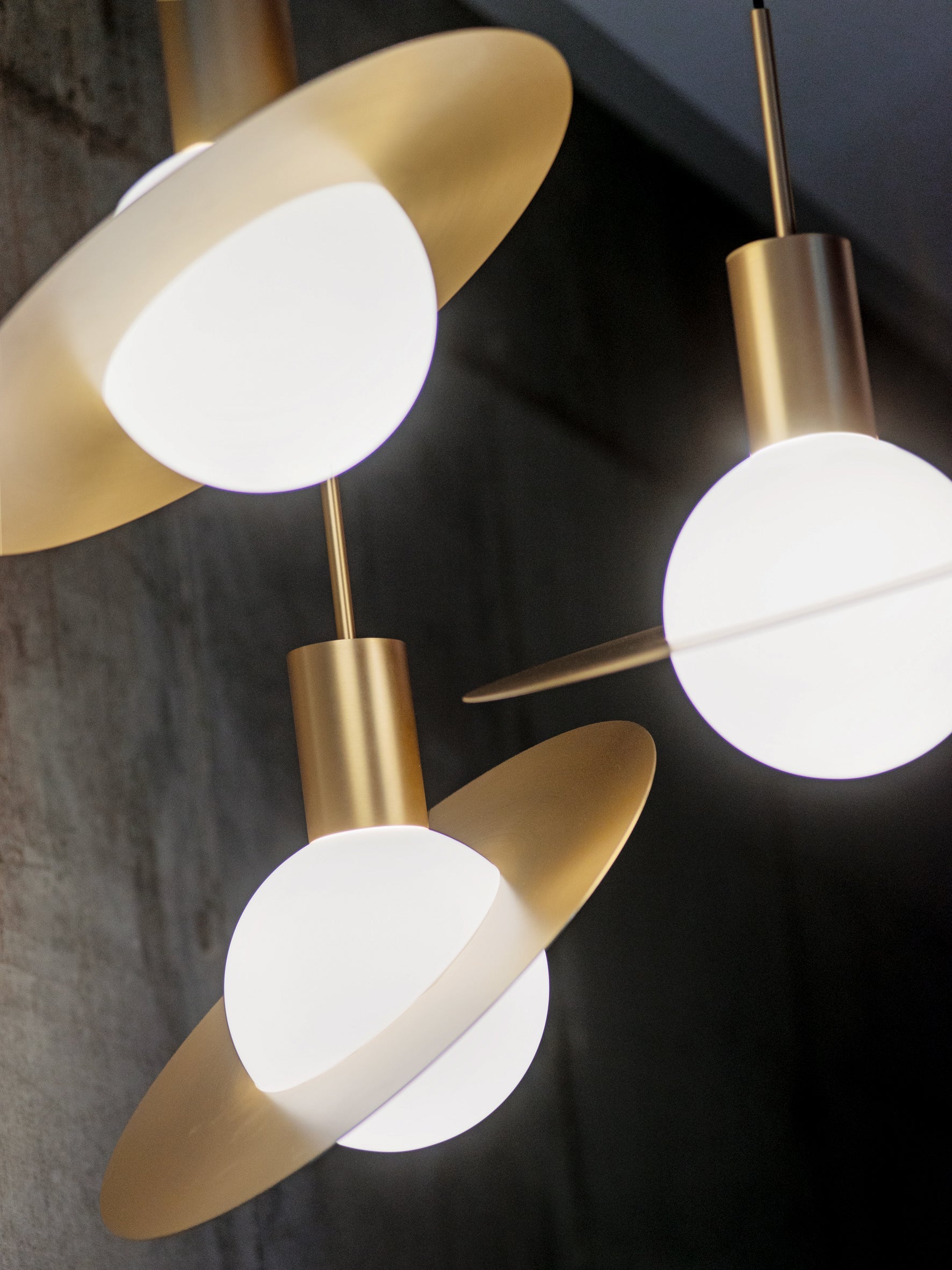 Doug Minimalist Metal Pendant Light - Blowlighting
