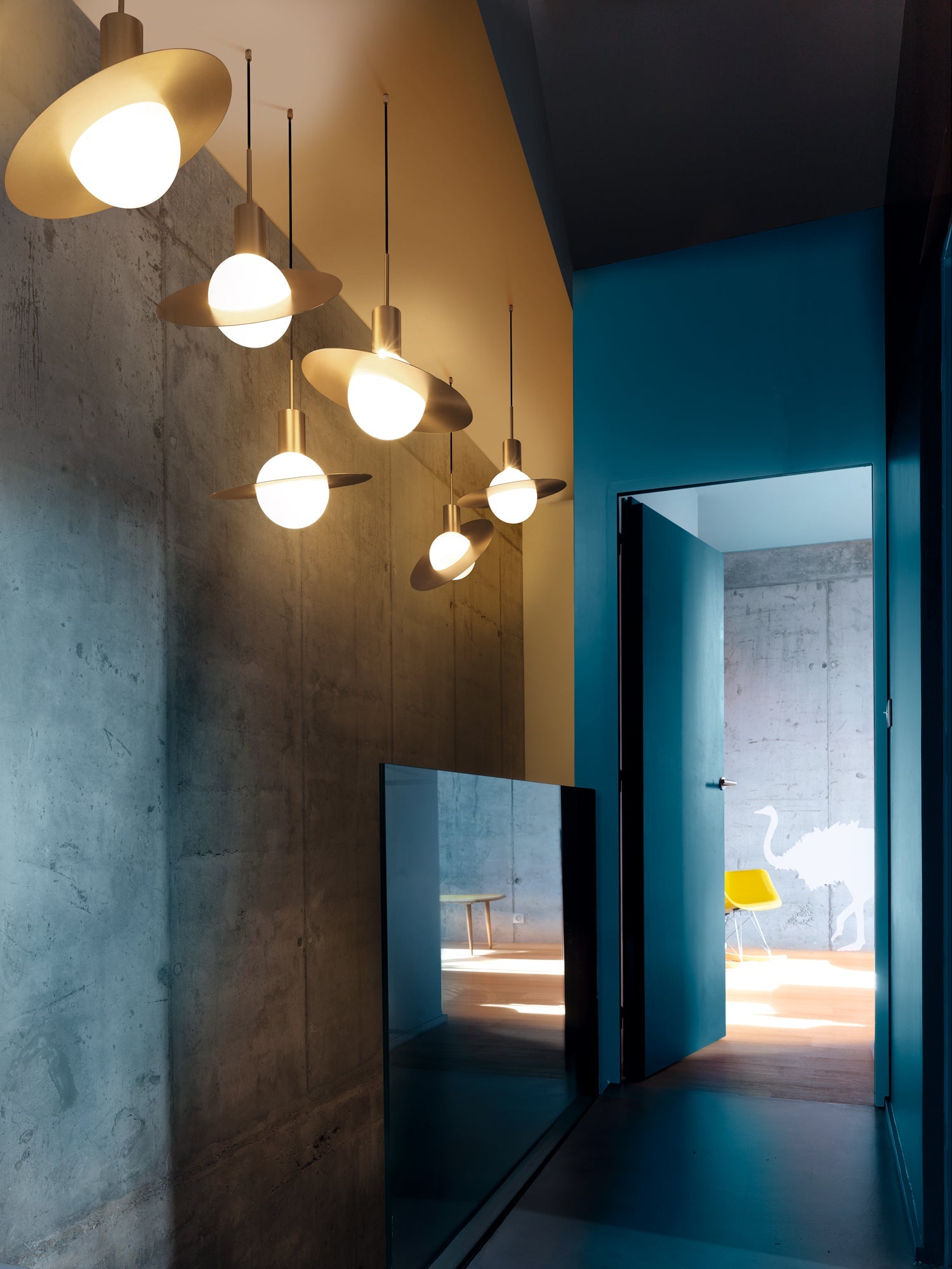 Doug Minimalist Metal Pendant Light - Blowlighting