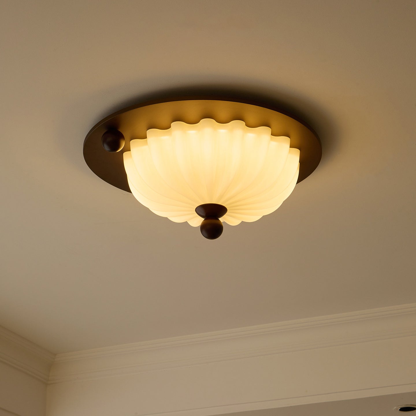 Scallop Modern Glass Crest Ceiling Light