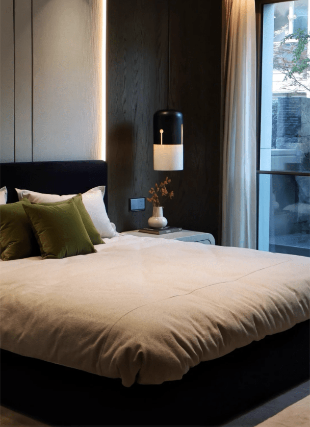 Duotone Capsule Pendant Lamp - Vakkerlight